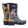Joules navy-kék színű csíkos rövidszárú gumicsizma virágokkal Joules navy-kék színű csíkos rövidszárú gumicsizma virágokkal